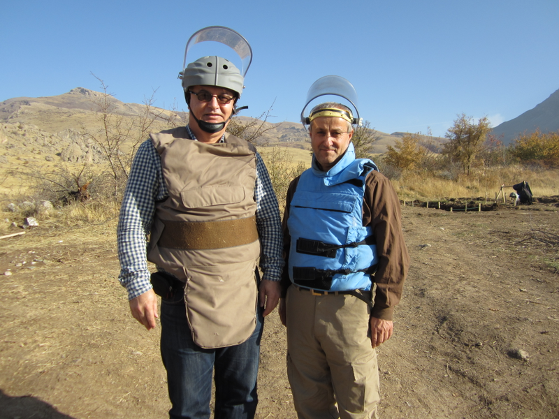 Lead study author Rahel Hamad (left) and mining detonation specialist Dilshad Chomany (right).